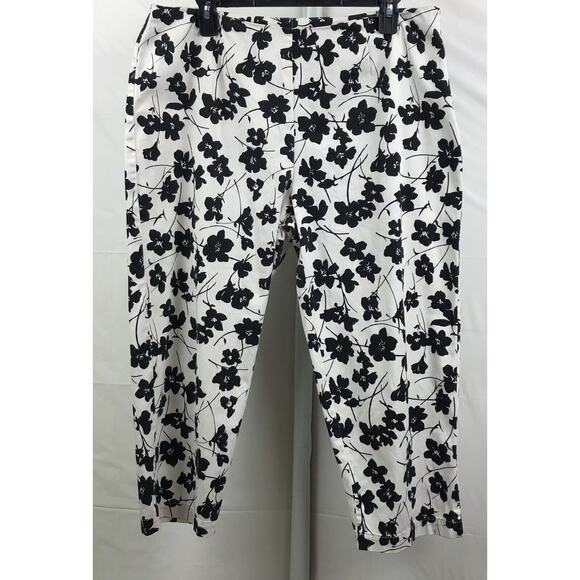 St Johns Bay Capri Pants Women 14 White Black Floral Cotton Stretch Ankle Crop - Picture 11 of 12